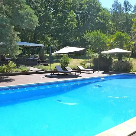 Château La Carrière Saint-Cyprien (Dordogne)